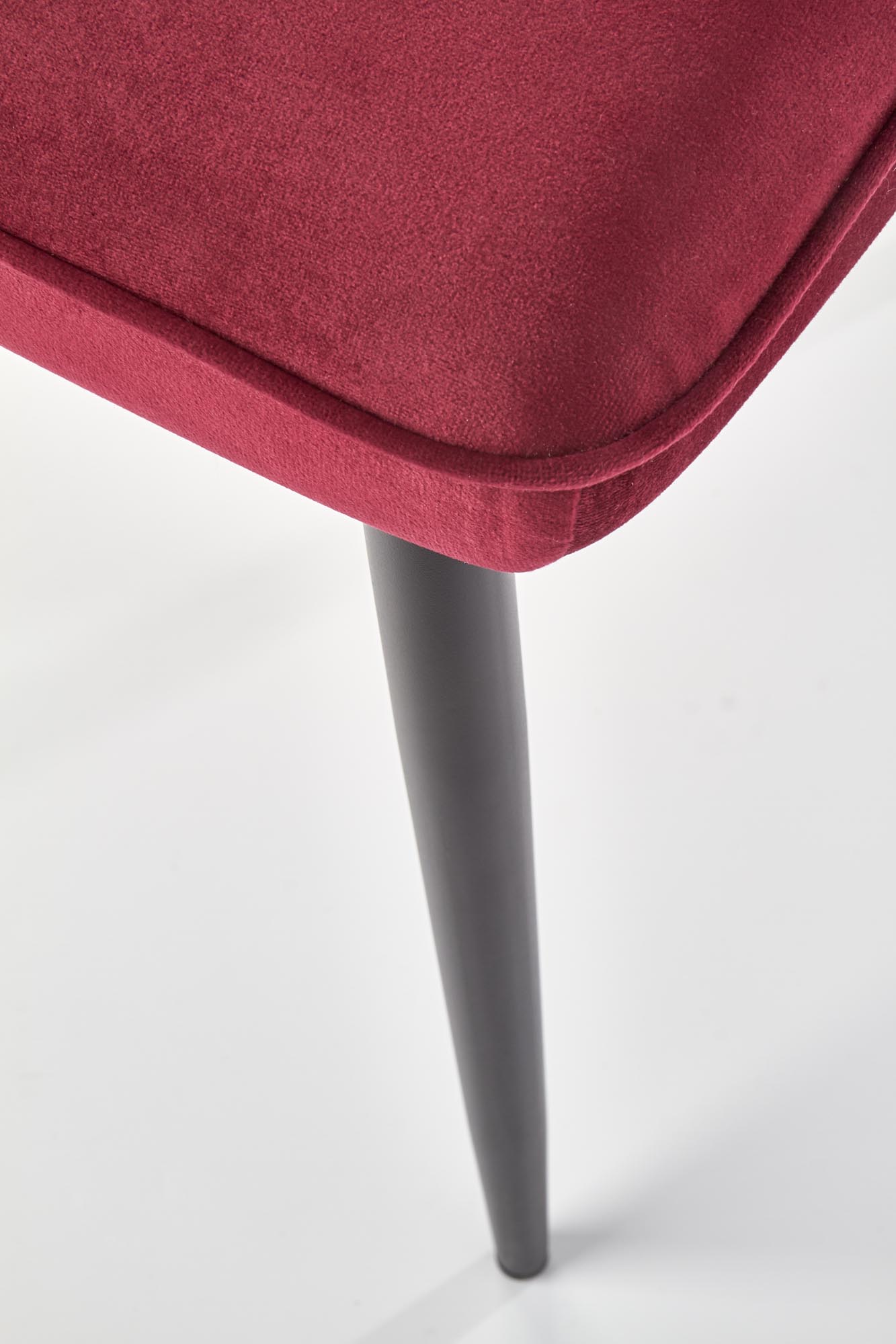 Stolica K399, boja: tamno crvena